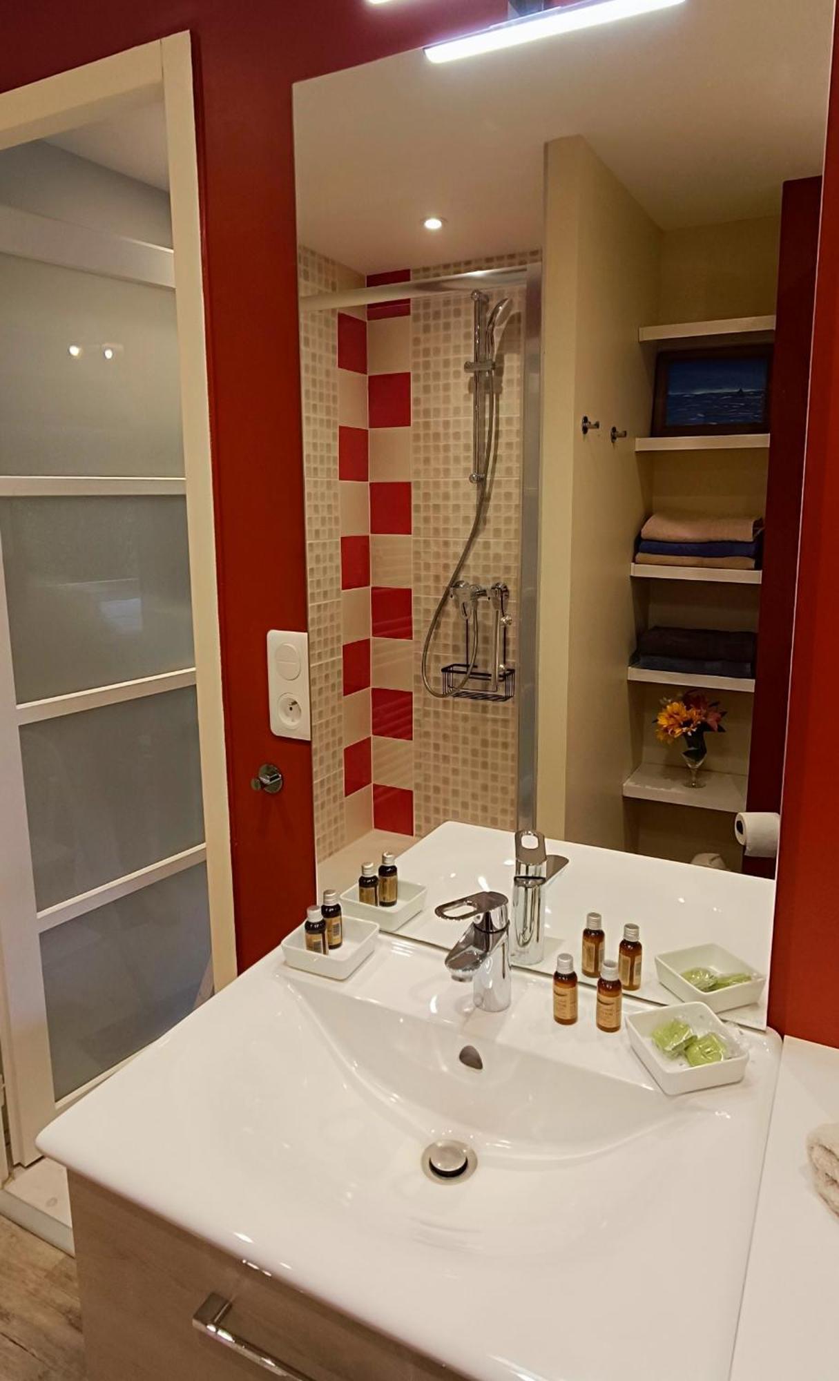 Studio Proche Plage - Parking Gratuit Et Prive - Terrasse Et Petit Jardin Cloture Courseulles-sur-Mer Exterior foto