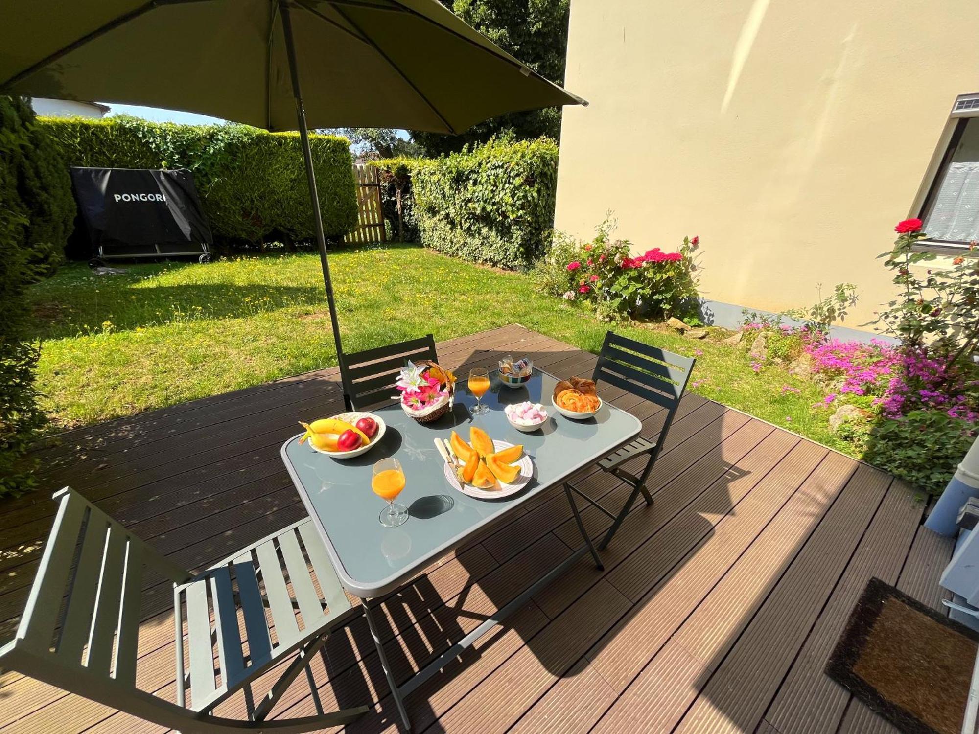 Studio Proche Plage - Parking Gratuit Et Prive - Terrasse Et Petit Jardin Cloture Courseulles-sur-Mer Exterior foto